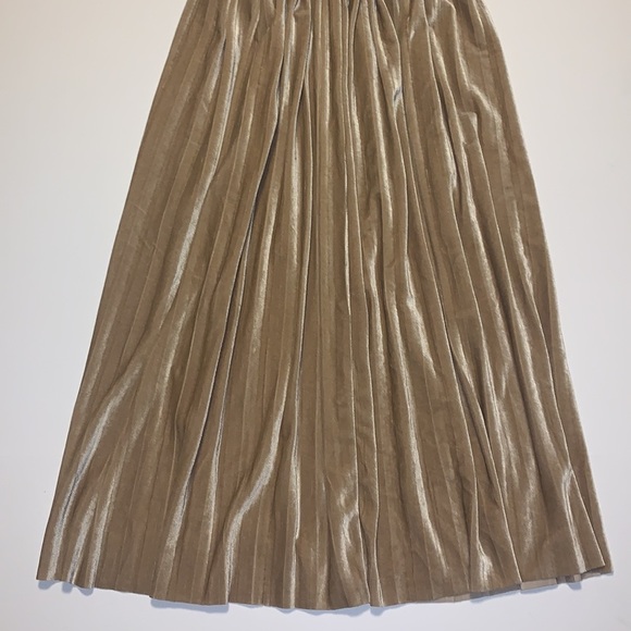 Vintage Handmade Gold Pleated Velvet Maxi Skirt - Women’s Size Small - Picture 5 of 6